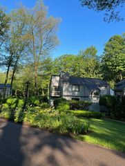 103 Little Eagle Bay Rd #LEB-36, Burlington, VT 05408