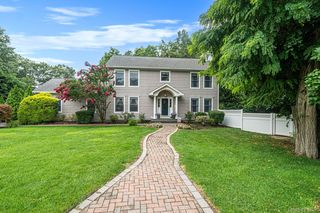 8 Old Orchard Court, Rocky Point, NY 11778