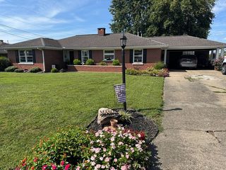 205 Cameo Ln, Carmi, IL 62821