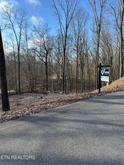 111 Scenic Dr, Harriman, TN 37748