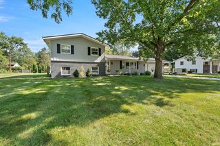 6027 Midwood Dr, Fort Wayne, IN 46835