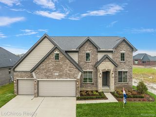 16917 Glenhurst Dr, Macomb, MI 48044