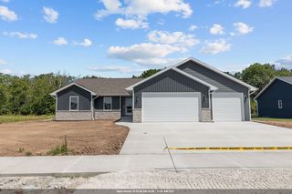 W5758 Cork Ln, Menasha, WI 54952