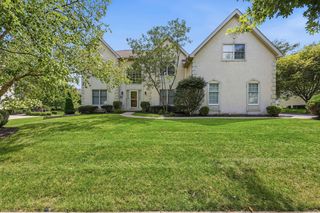 4823 Vista Ridge Dr, Dublin, OH 43017