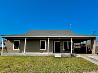 720 S Butler, Karnes City, TX 78118