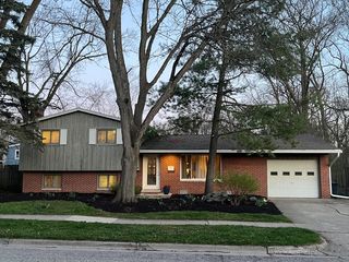 1246 Kuehnle Ave, Ann Arbor, MI 48103