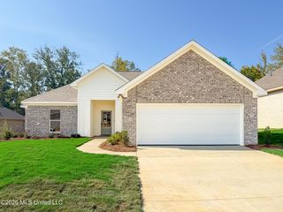999 Riverside Ln, Pearl, MS 39208