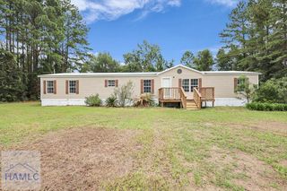 60 Pump Rd, Jesup, GA 31545