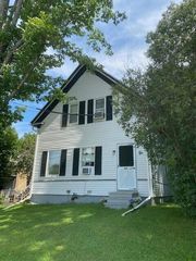 94 N Main Street, North Monmouth, ME 04265
