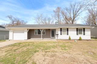 1003 Halleck St, Moberly, MO 65270