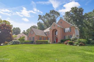 8957 Royal Oak Dr, Holland, OH 43528