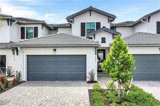 7473 Rockefeller DR, Naples, FL 34119