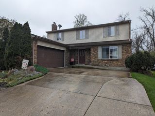 6385 Kingoak Dr, Cincinnati, OH 45248