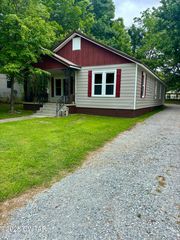2057 Cedar St, Milan, TN 38358