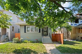 5251 W  Belle Plaine Ave, Chicago, IL 60641