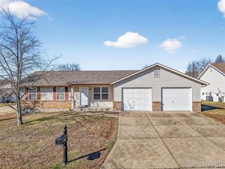 1401 Westin Dr, Saint Peters, MO 63303