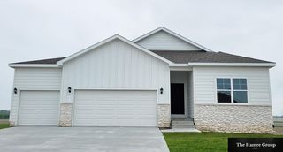 6317 Centennial Rd, Bellevue, NE 68157