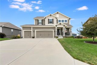 1512 SW Merryman Dr, Lees Summit, MO 64082