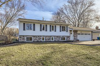 9741 102nd Pl N, Maple Grove, MN 55369