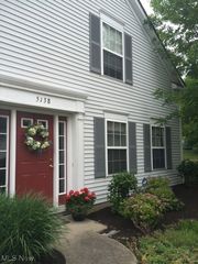 5138 Atterbury Ln, Stow, OH 44224