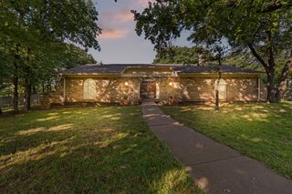 2005 Meadow Dr, Crowley, TX 76036
