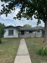 122 COLGLAZIER AVE, San Antonio, TX 78223