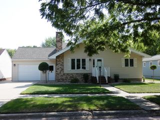 2833 Oak Ave, Slayton, MN 56172