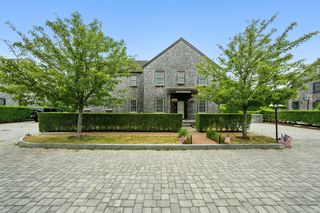 3B Yawkey Way #2, Nantucket, MA 02554