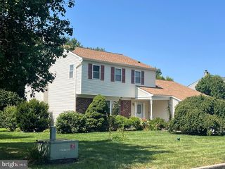 875 Laurel Ln, Harleysville, PA 19438