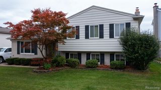 43237 Hartwick Dr, Sterling Heights, MI 48313