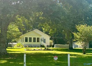 70 Shady Ln, Somerville, AL 35670
