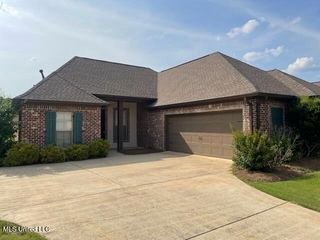818 Stones Throw Dr, Brandon, MS 39042