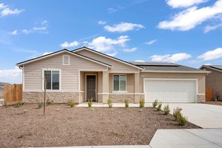 2367 Wagon Wheel Ave, Tulare, CA 93274