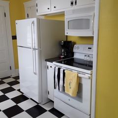 Easy-to-clean smooth surface range, self-cleaning oven.