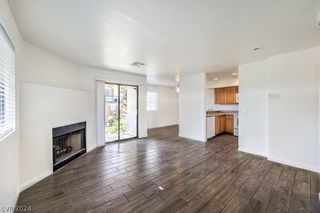2225 Pine Breeze Ln #101, Las Vegas, NV 89119