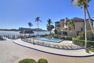 60 Pelican St W #208, Naples, FL 34113