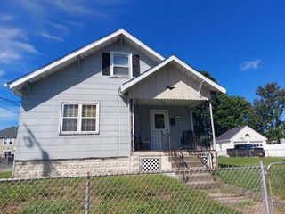 108 Rosemont Ave, Pawtucket, RI 02861