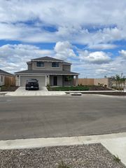 1802 S  Red Rock Dr, Hanford, CA 93230