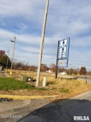 E  Plaza Dr, Carterville, IL 62918
