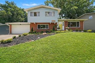 1210 Miremont Dr, Ballwin, MO 63011