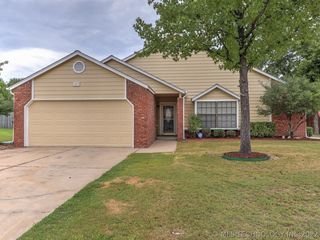 7413 E  88th St, Tulsa, OK 74133