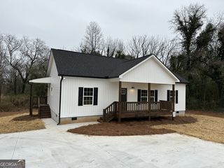 5436 Clarks Bridge Rd, Gainesville, GA 30506