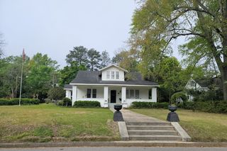 104 Holly Ln, Dothan, AL 36301