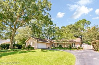 2220 Creek Ridge Ct, Mobile, AL 36609