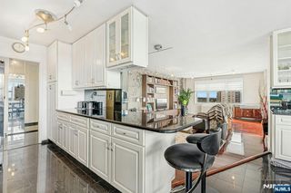 2000 Linwood Ave #16V, Fort Lee, NJ 07024