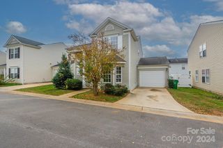 8614 Sawleaf Ct, Charlotte, NC 28215