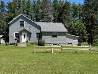 9748 N  US Highway 31, Free Soil, MI 49411