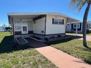 13225 101st St #448, Largo, FL 33773
