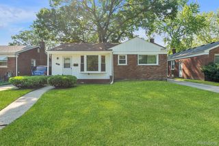 1885 Pelham St, Dearborn, MI 48124