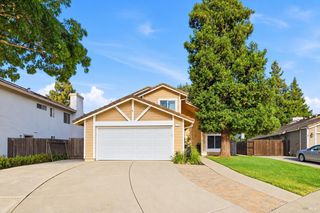 348 Schooner Ct, Vacaville, CA 95687